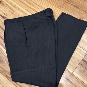 Men’s slacks
Custom, executive collection by Tom James